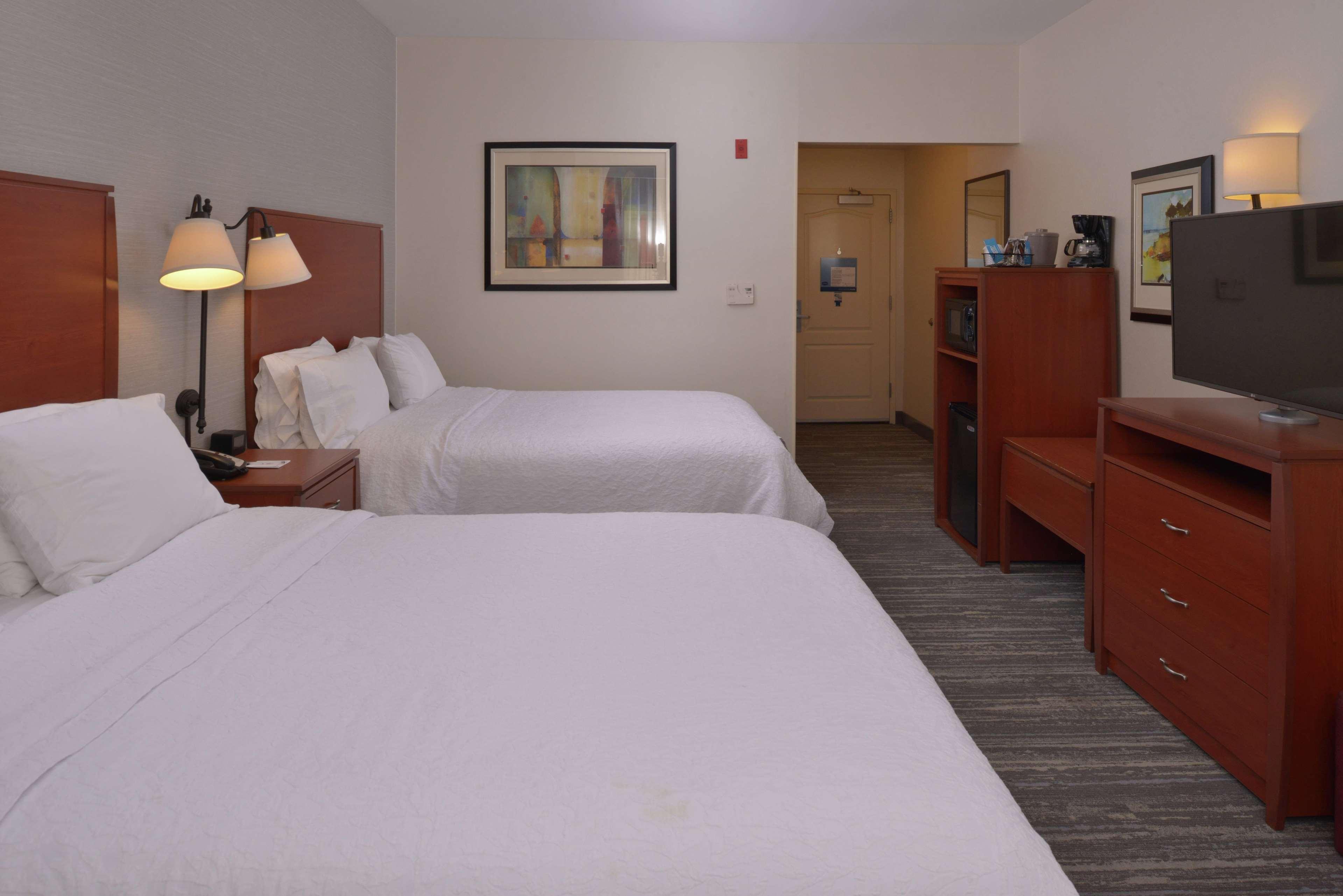 Hampton Inn And Suites Bakersfield North-Airport Exterior photo