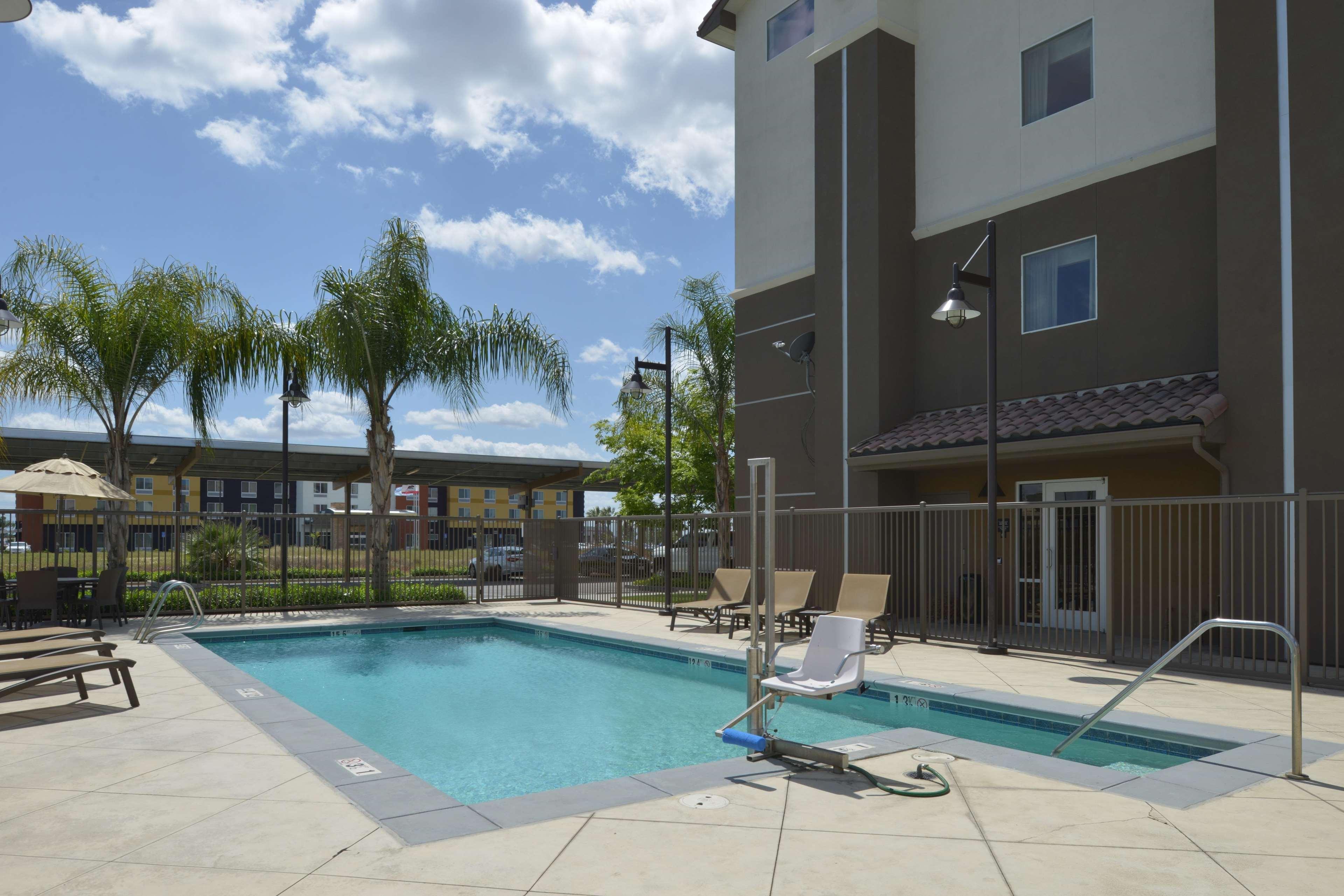 Hampton Inn And Suites Bakersfield North-Airport Exterior photo