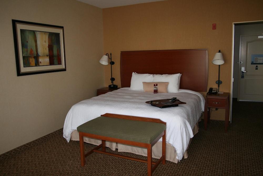Hampton Inn And Suites Bakersfield North-Airport Exterior photo