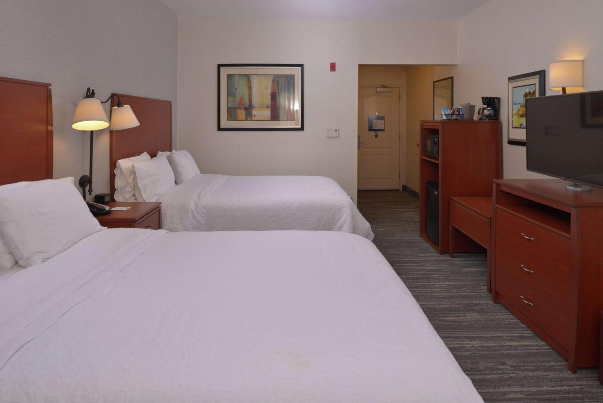 Hampton Inn And Suites Bakersfield North-Airport Exterior photo
